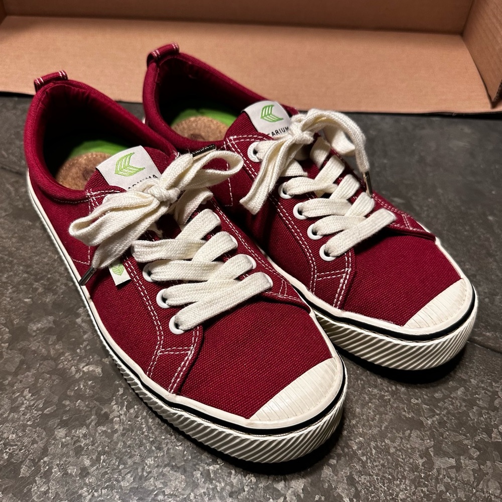 Cariuma OCA Low brick red Canvas Sneakers Shoes Comfort Lace Up Womens 9.5 Men 8